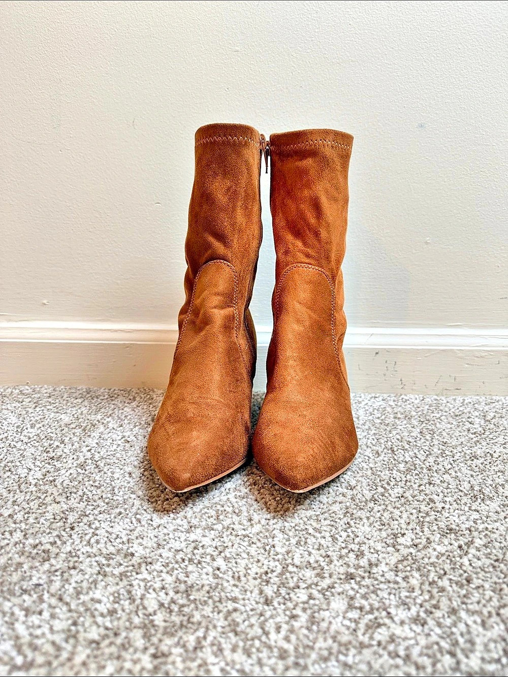 Slim shaft calf height Camel Brown Heeled Boots Size 6.5